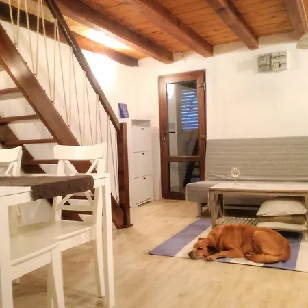 House Little Precious By El-pi Tours Ferienhaus